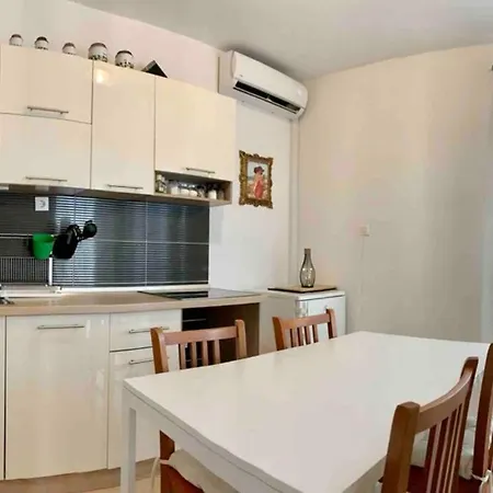 Summer App Pool Jacuzzi Center Apartment