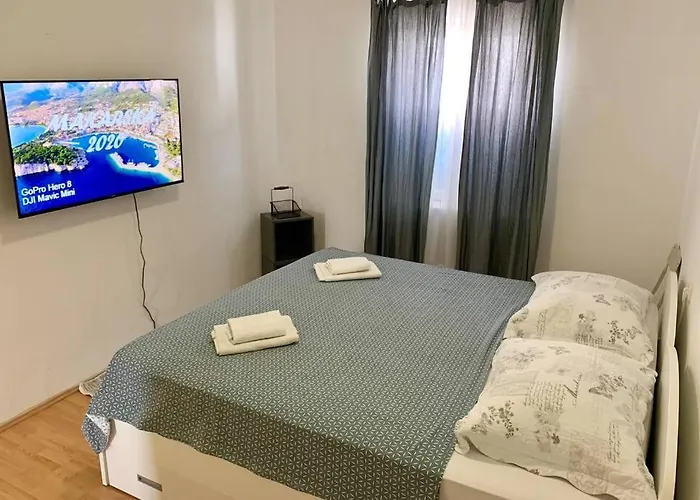 Summer App Pool Jacuzzi Center Appartement Makarska